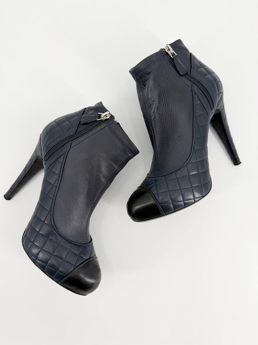 Chanel Navy Black Quilted Cap Toe Dual Zip Sock Ankle Booties Size 39.5 EU Boots